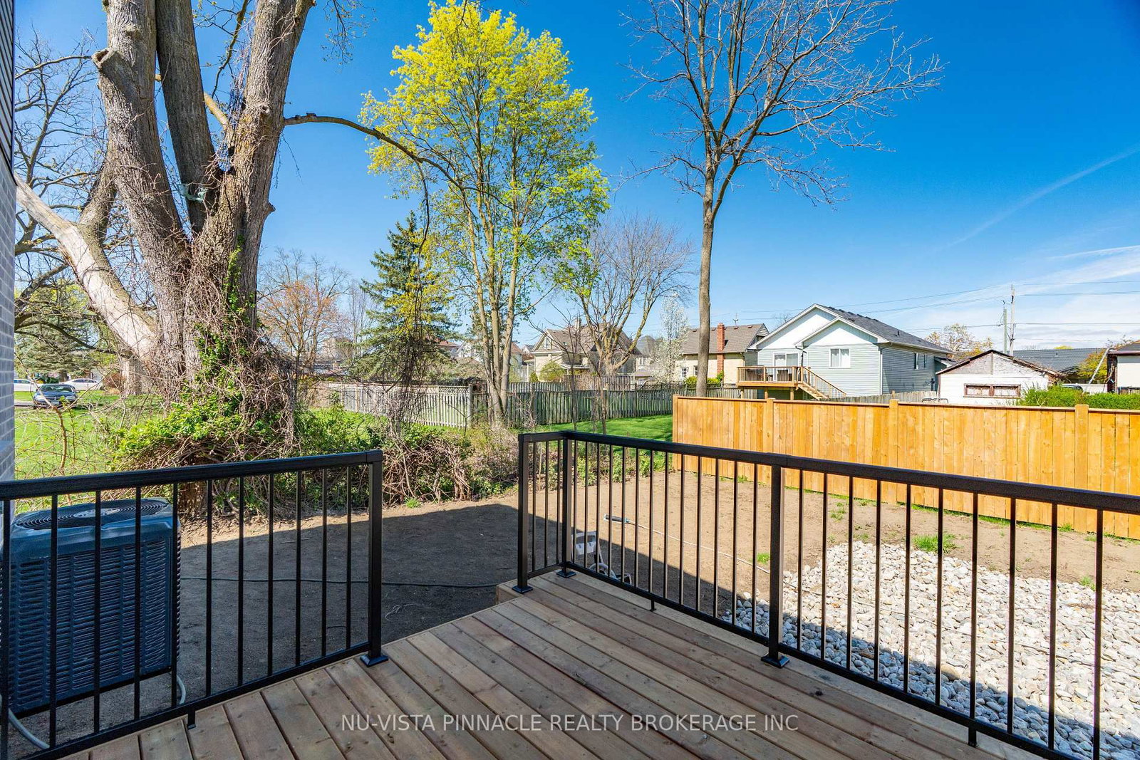 75 Doune Street • Strathroy-Caradoc, ON photo 37