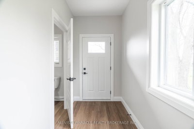 75 Doune Street • Strathroy-Caradoc, ON photo 5