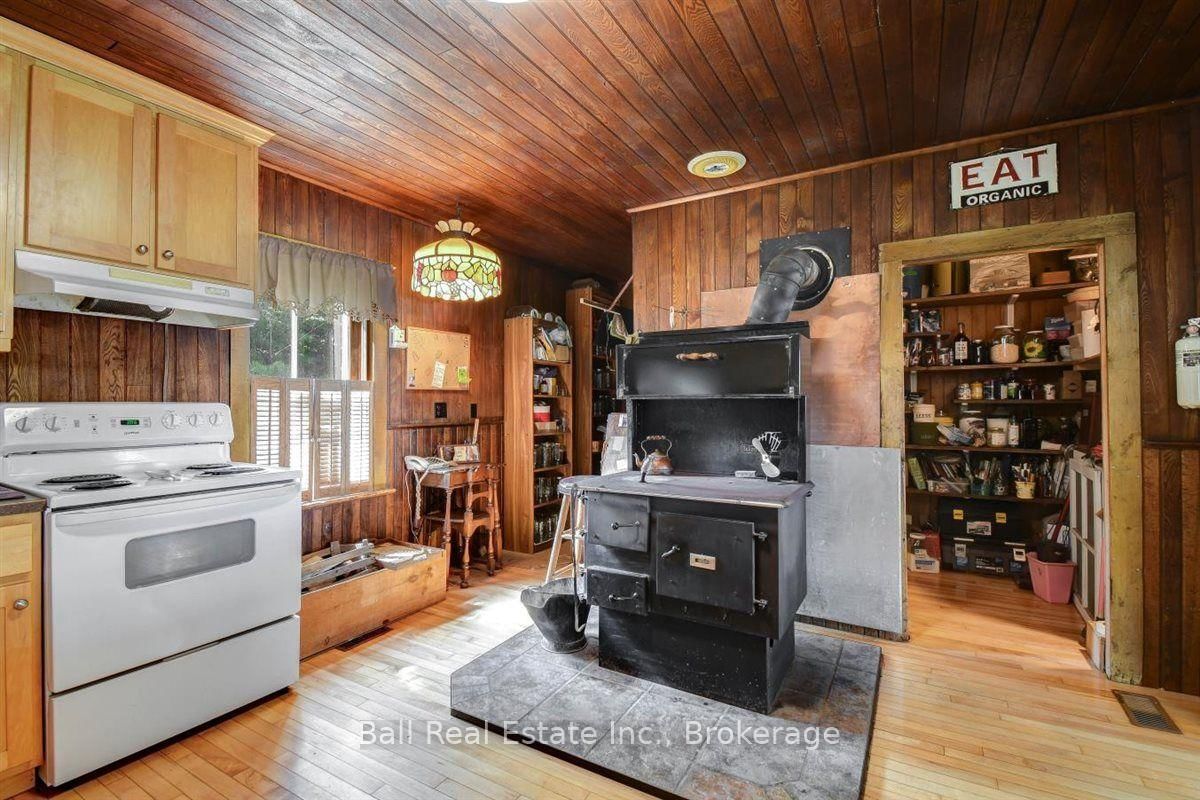 1607 The Ridge Road • Coe Hill, ON photo 8