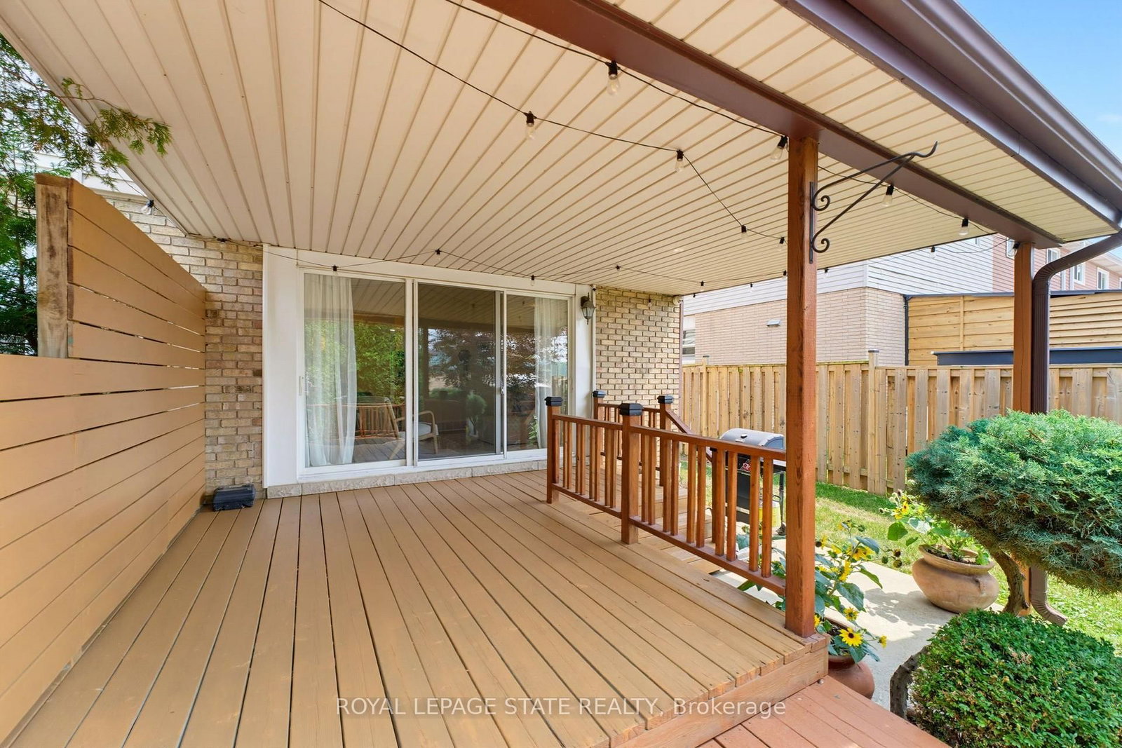 32 Silvervine Drive • Hamilton, ON photo 22
