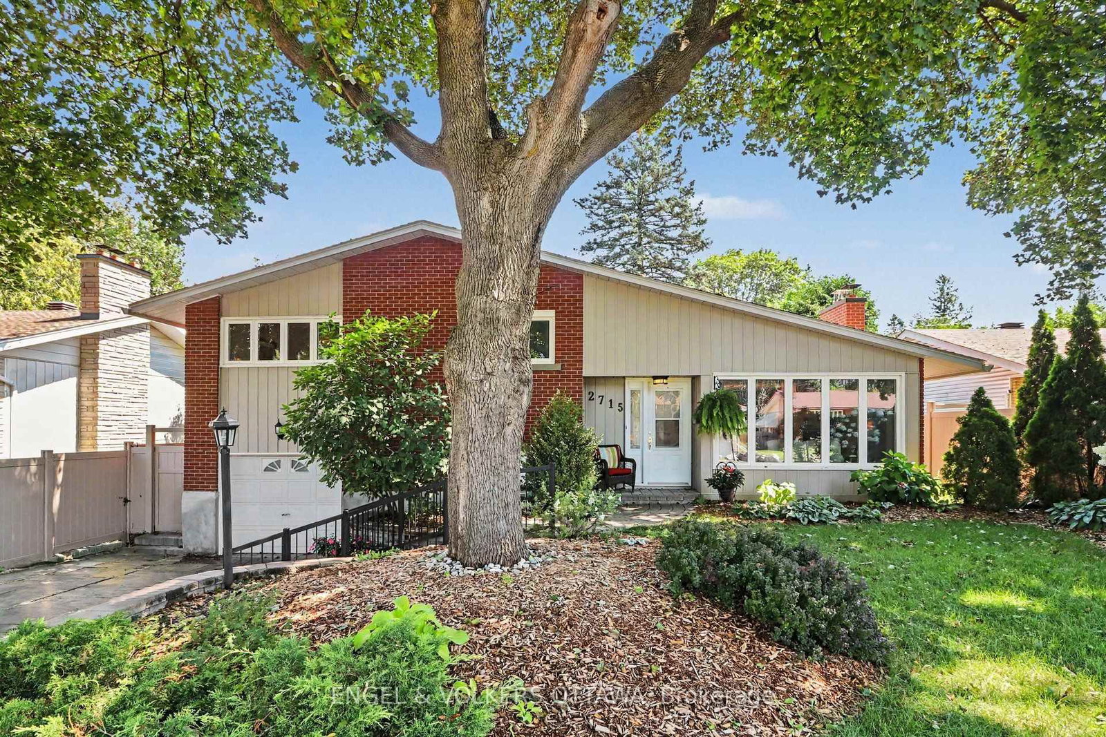 2715 Colman Street • Ottawa, ON photo 36