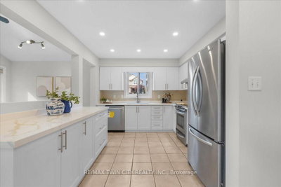 3 Apple Ridge Drive • Kitchener, ON photo 9