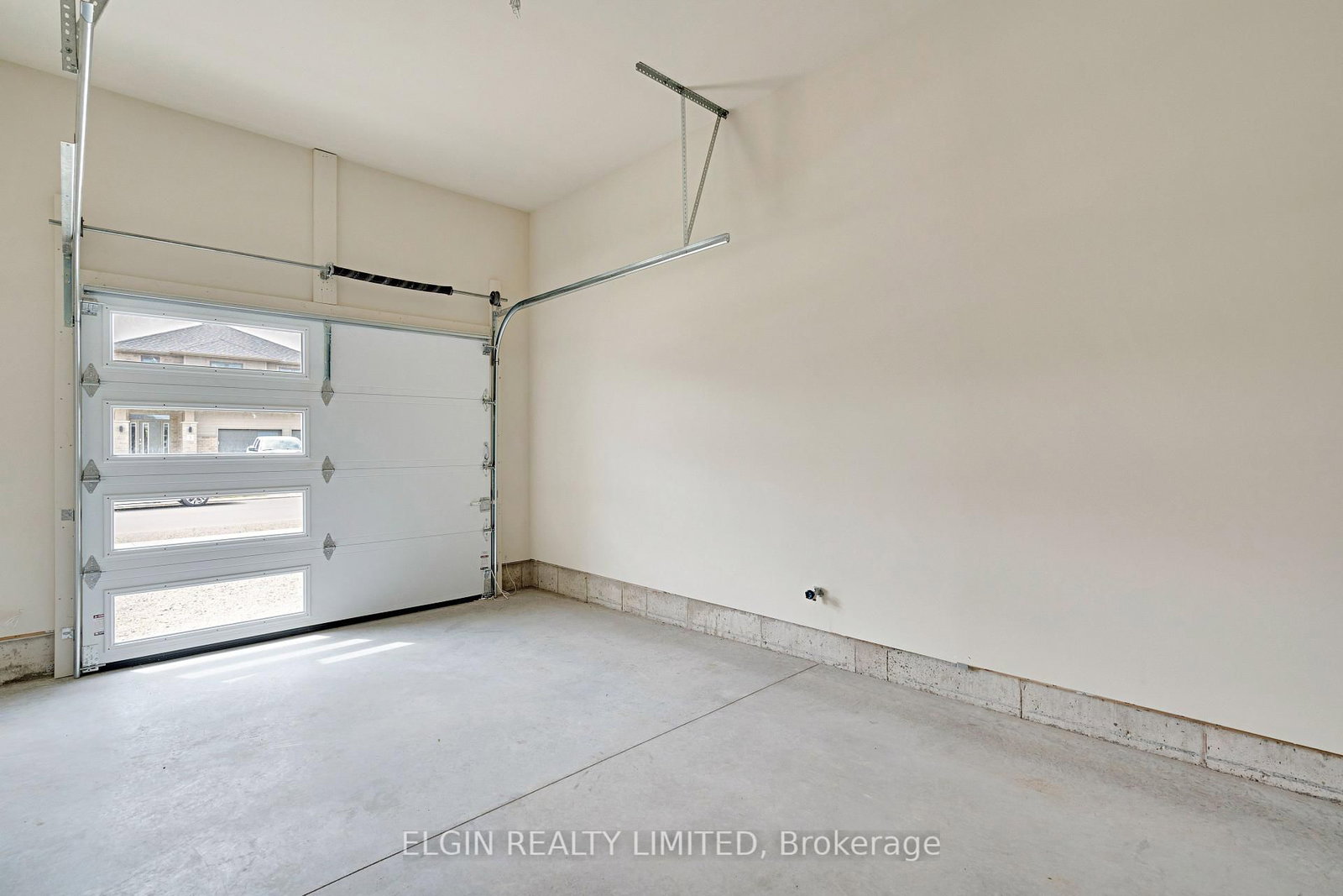 6 Finch Street • Tillsonburg, ON photo 34