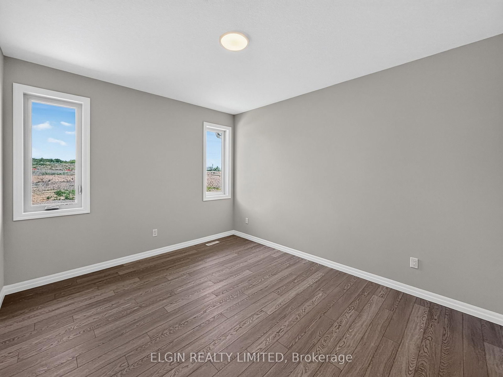 8 Finch Street • Tillsonburg, ON photo 15