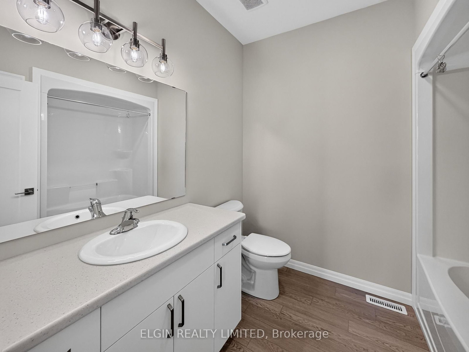 8 Finch Street • Tillsonburg, ON photo 17