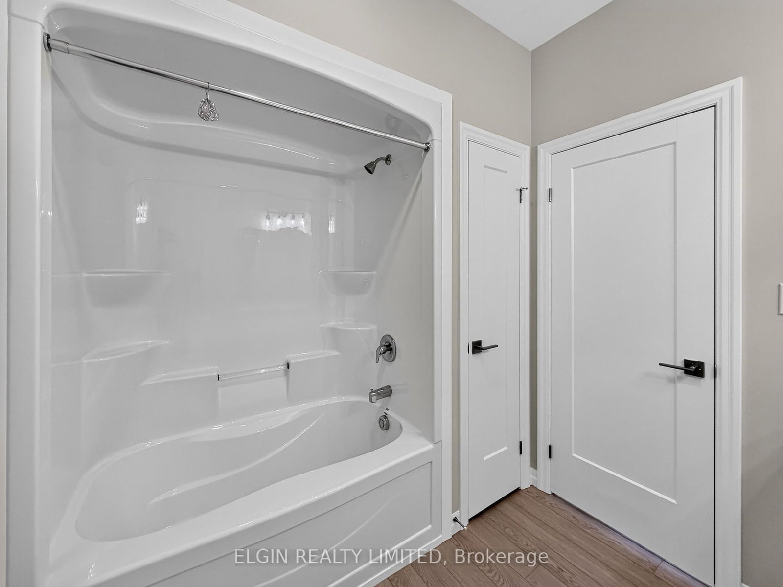 8 Finch Street • Tillsonburg, ON photo 18