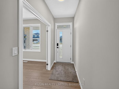 8 Finch Street • Tillsonburg, ON photo 4