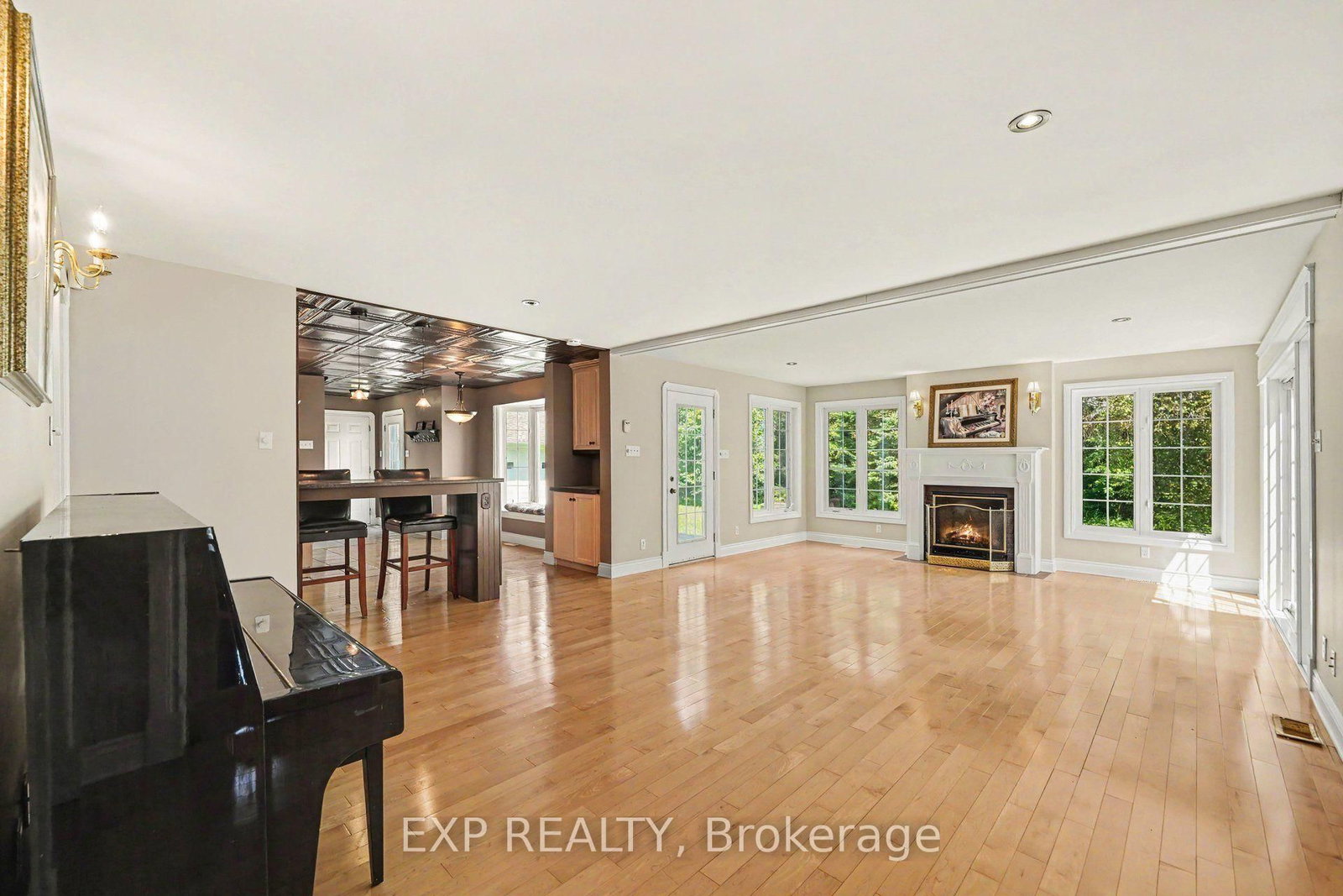 1007 St Pierre Road • Russell, ON photo 11