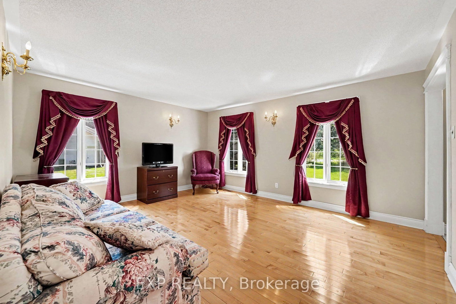 1007 St Pierre Road • Russell, ON photo 15