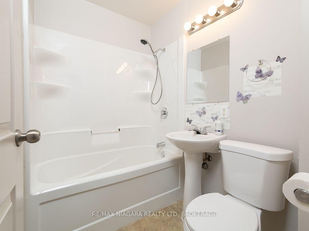 406 Dieppe Street • Welland, ON photo 13