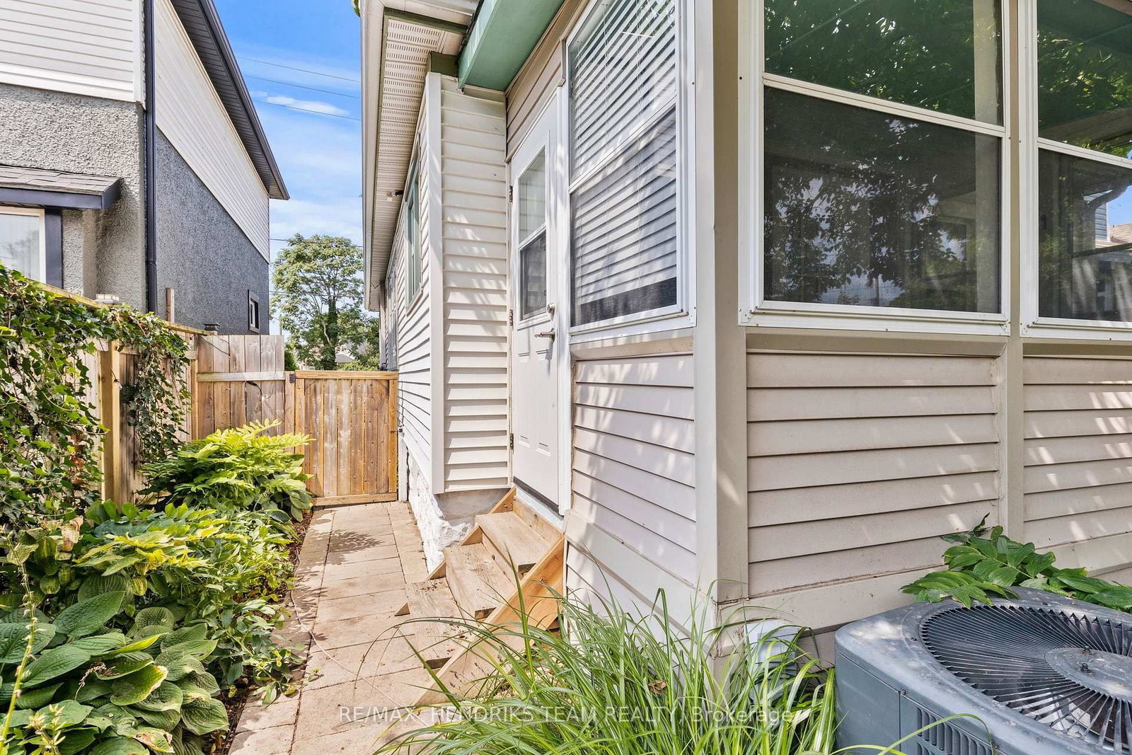 134 1/2 York Street • St. Catharines, ON photo 21