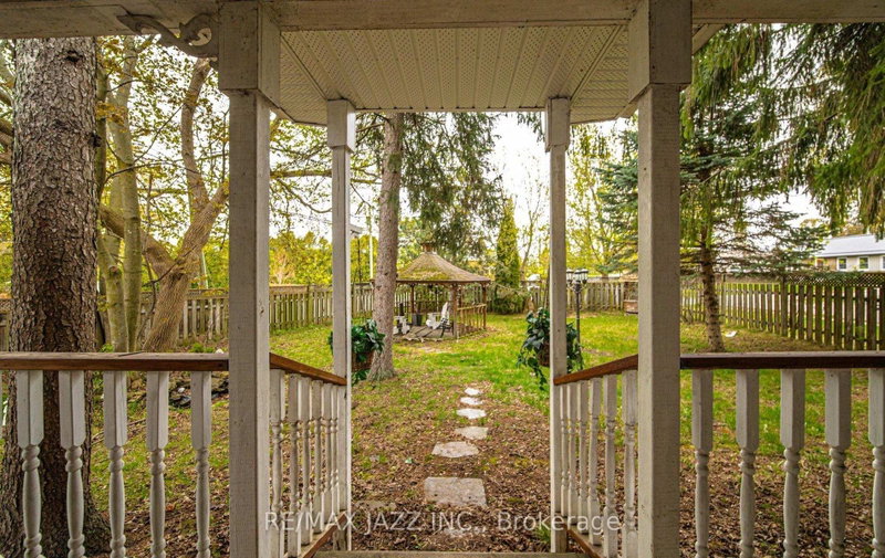 112 Hope Street N