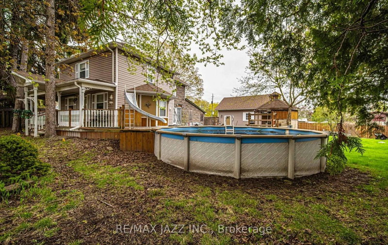 112 Hope Street N