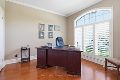 2285 Lilac Avenue • London South, ON photo 8