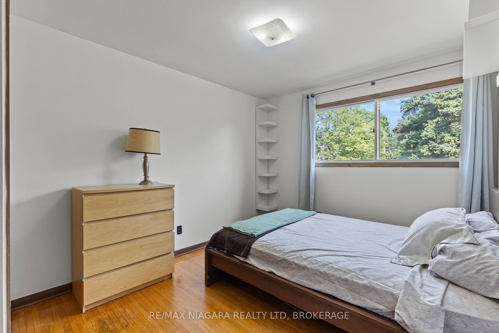 8 Cullen Drive • St. Catharines, ON photo 16