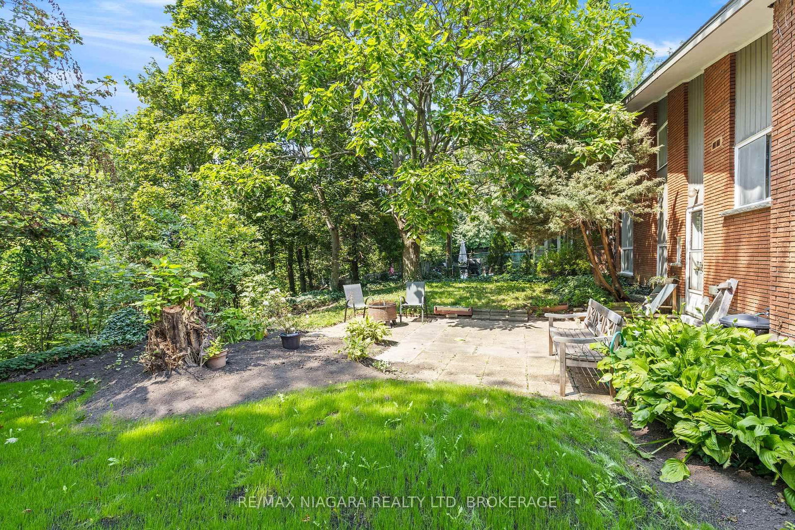 8 Cullen Drive • St. Catharines, ON photo 27