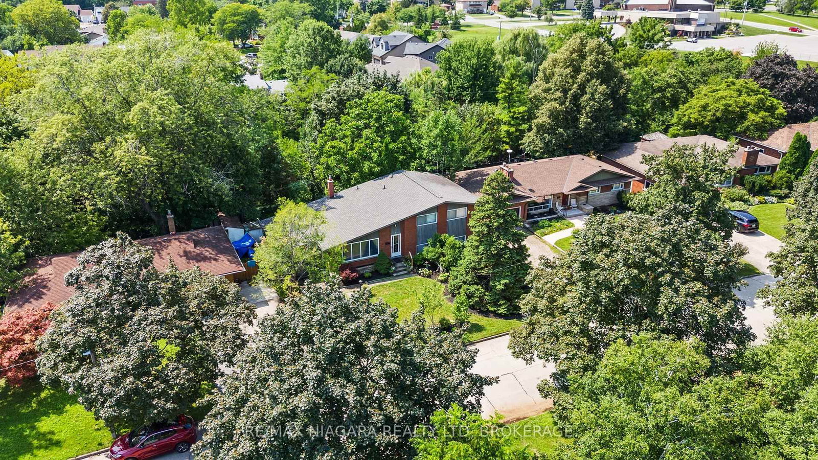 8 Cullen Drive • St. Catharines, ON photo 30