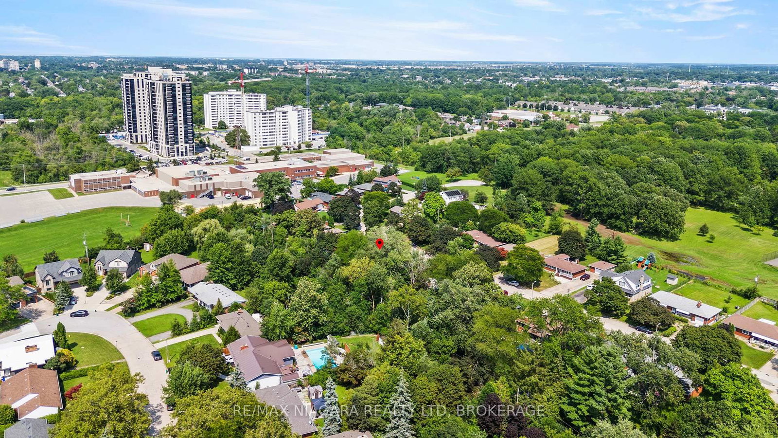 8 Cullen Drive • St. Catharines, ON photo 35