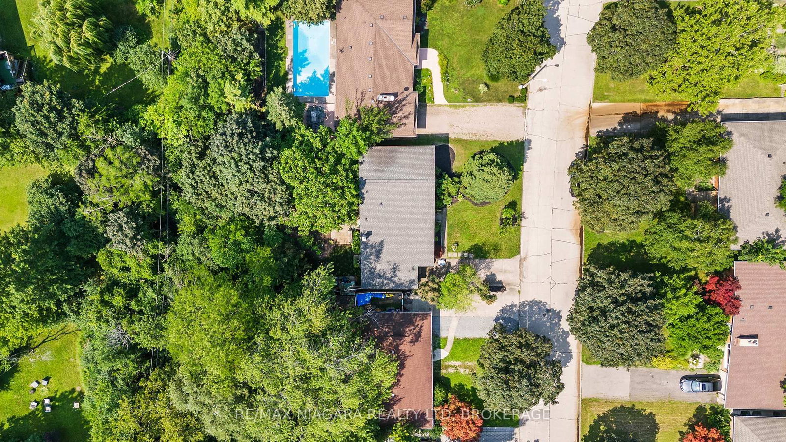 8 Cullen Drive • St. Catharines, ON photo 37