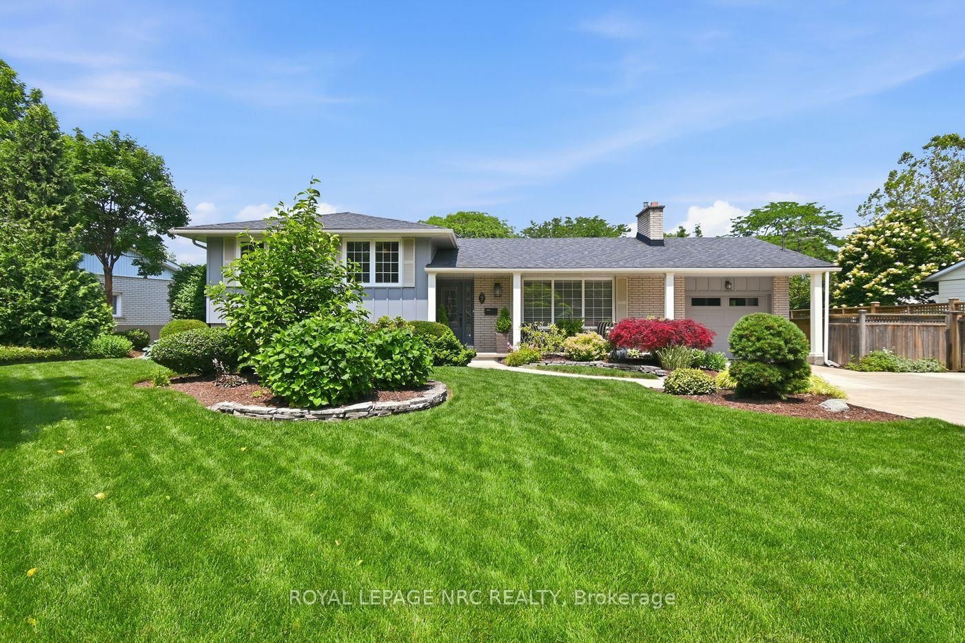 7 king's grant Court W • St. Catharines, ON photo 1