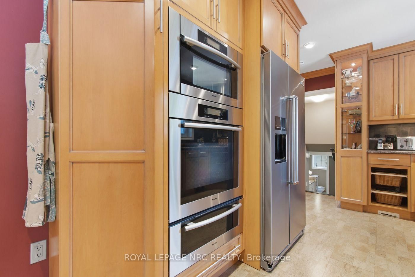 7 king's grant Court W • St. Catharines, ON photo 4