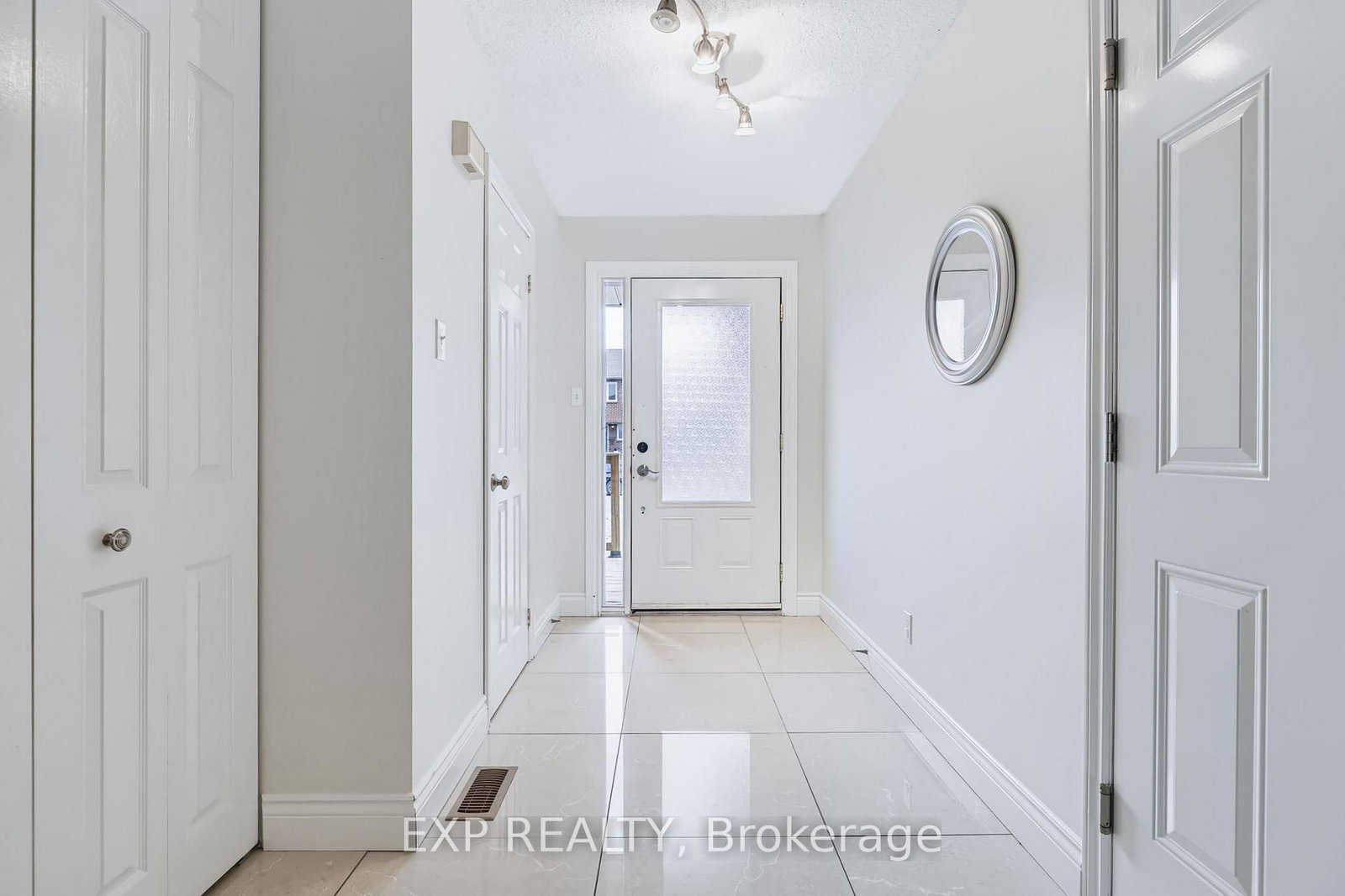 110 Cedarock Drive • Ottawa, ON photo 3