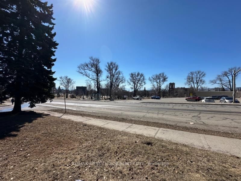 372 PT Red River Road