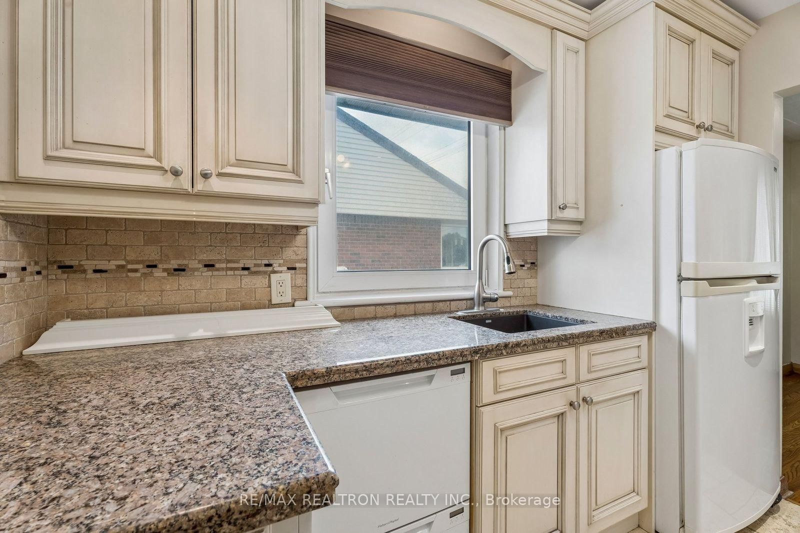 831 Mohawk Road E • Hamilton, ON photo 13