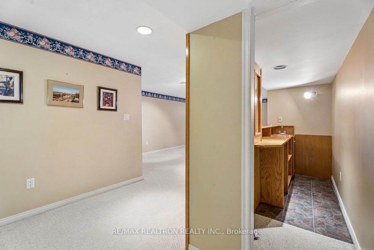831 Mohawk Road E • Hamilton, ON photo 28