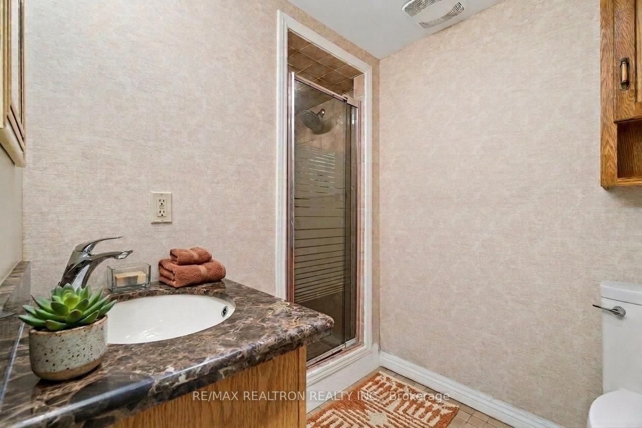 831 Mohawk Road E • Hamilton, ON photo 32