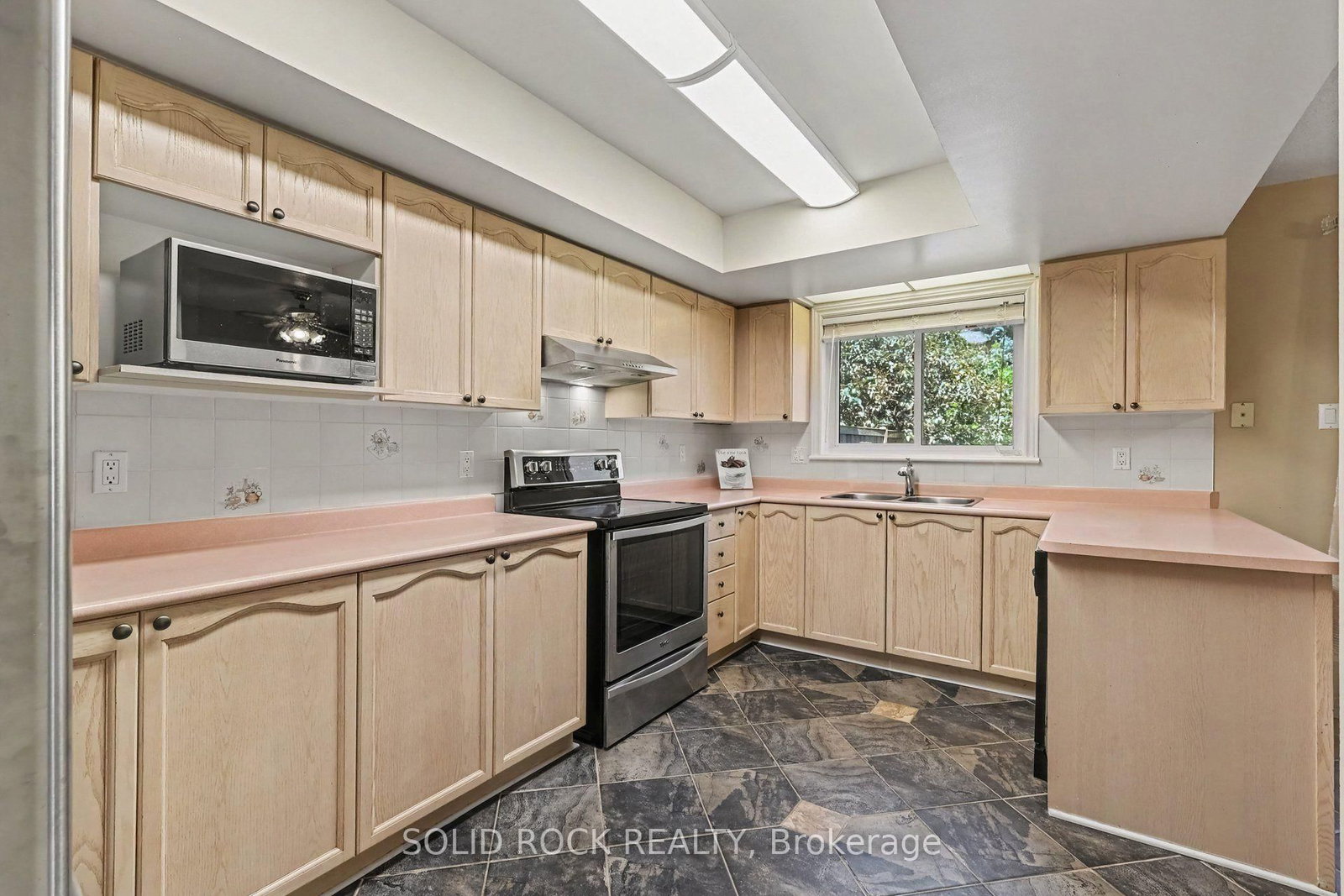 76 Grenadier Way • Ottawa, ON photo 10