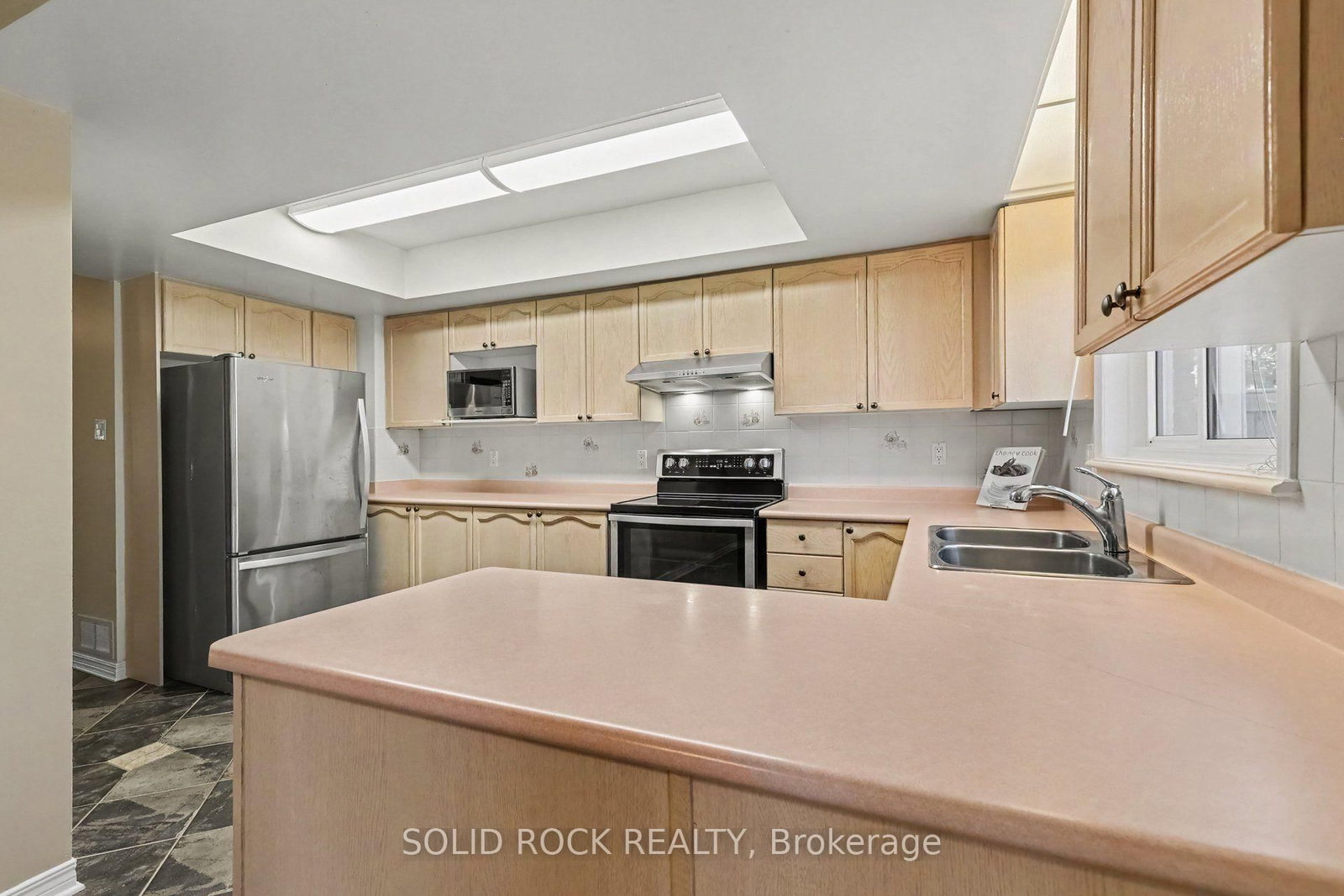 76 Grenadier Way • Ottawa, ON photo 11
