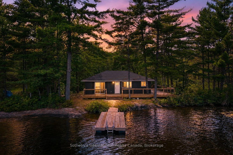 COTTAGE - 1055 West Bank Drive