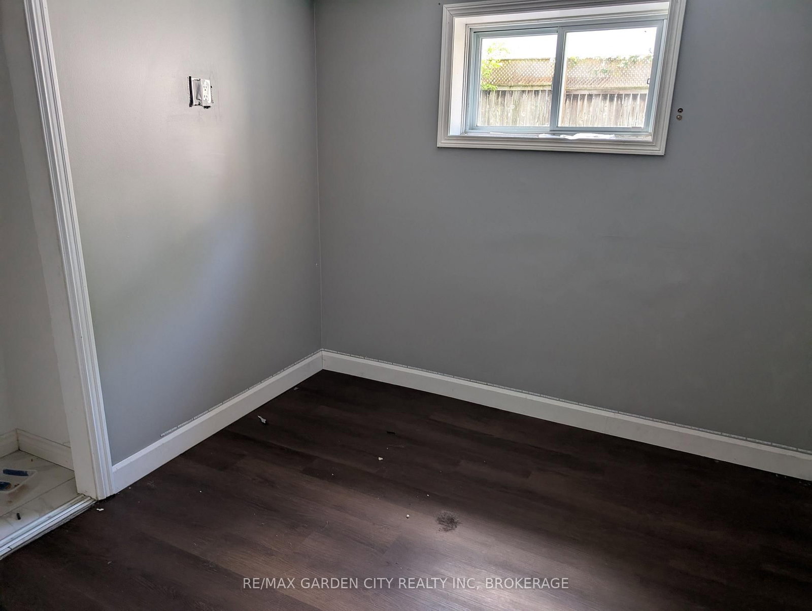 158 SUMMERS Drive • Thorold, ON photo 8