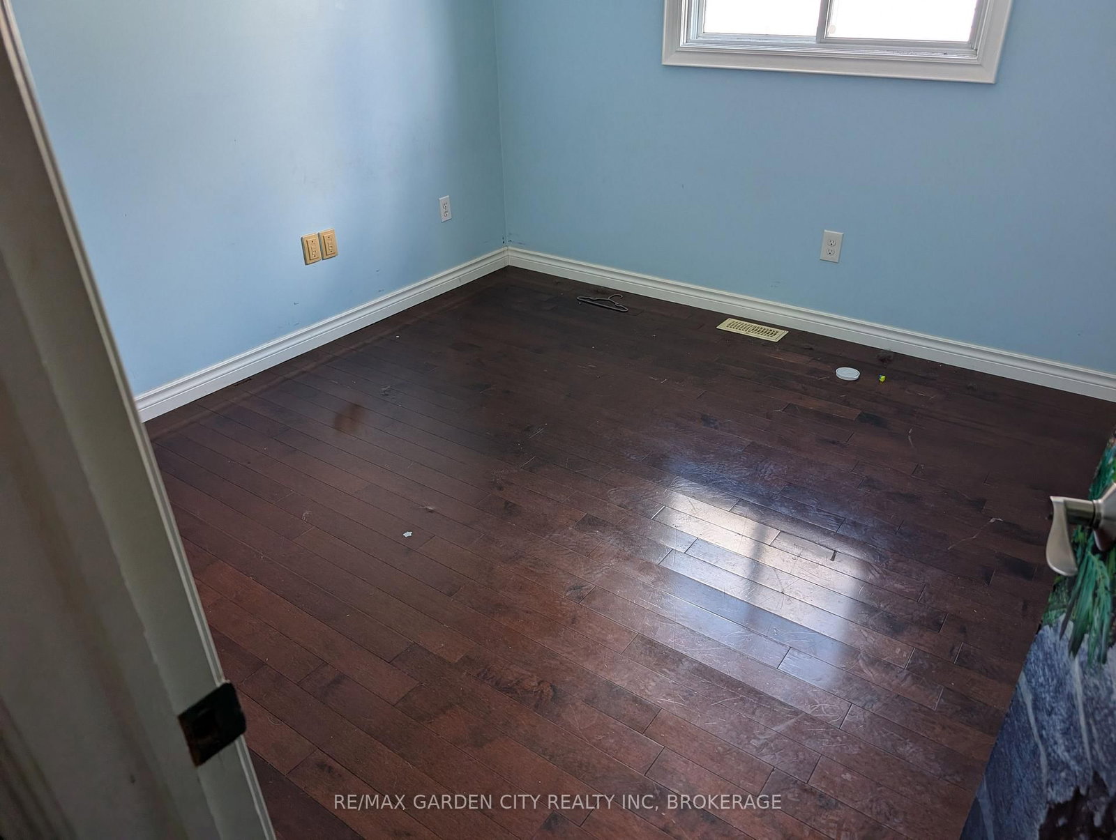 158 SUMMERS Drive • Thorold, ON photo 9