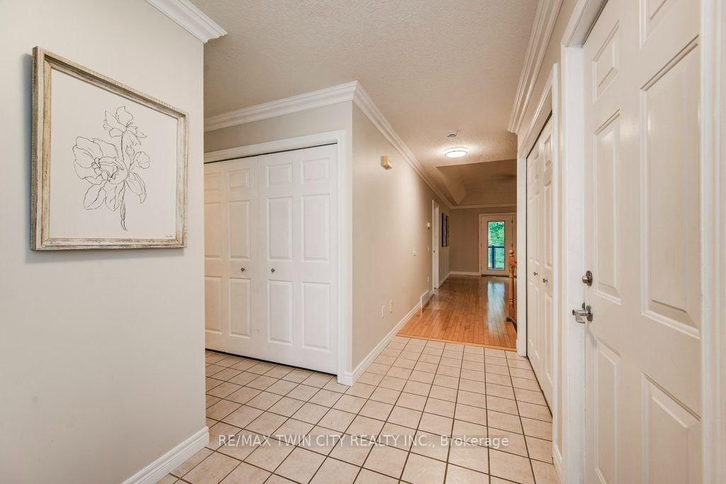 670 Salzburg Drive • Waterloo, ON photo 6