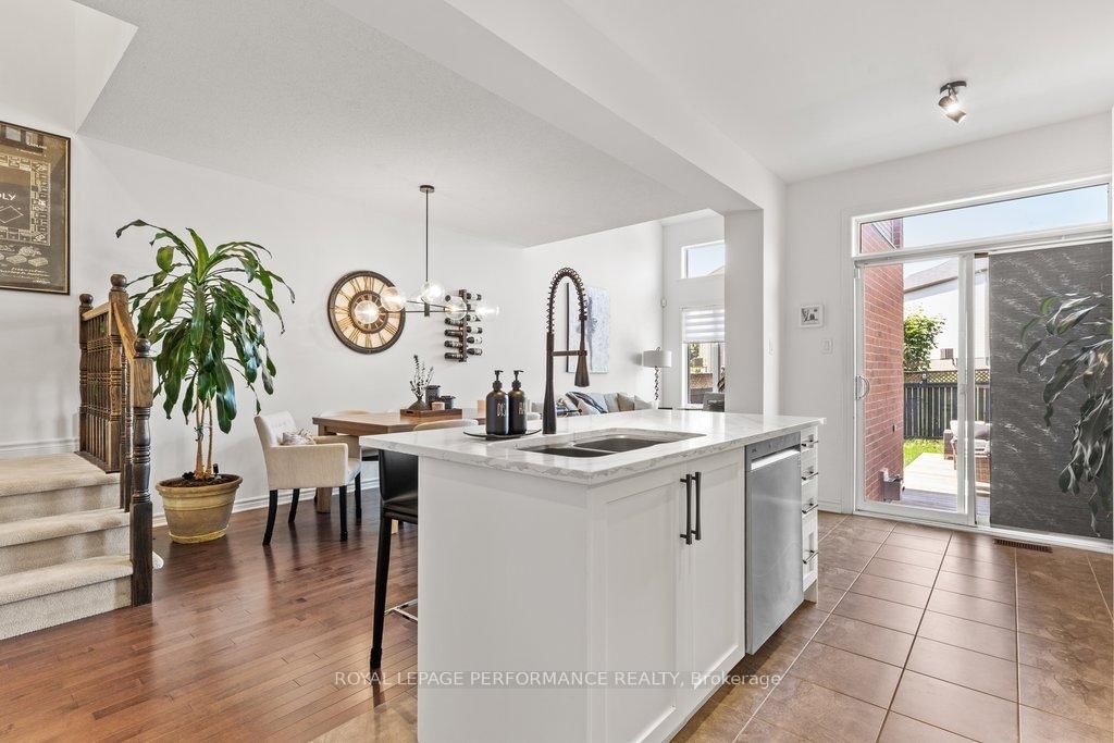 216 Badgeley Avenue • Ottawa, ON photo 14
