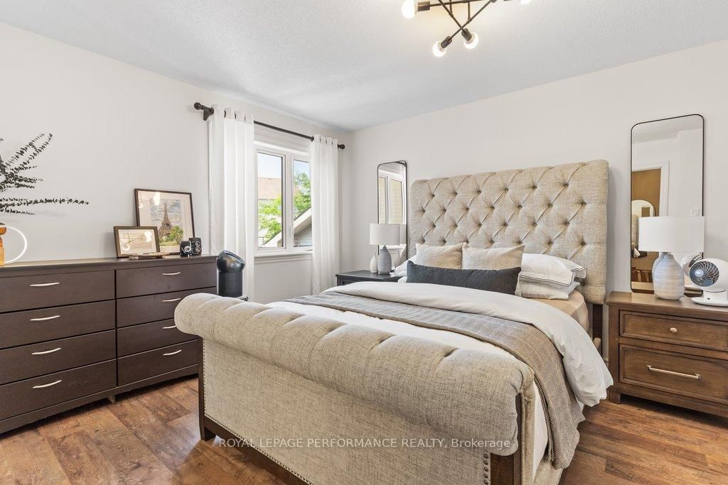 216 Badgeley Avenue • Ottawa, ON photo 27
