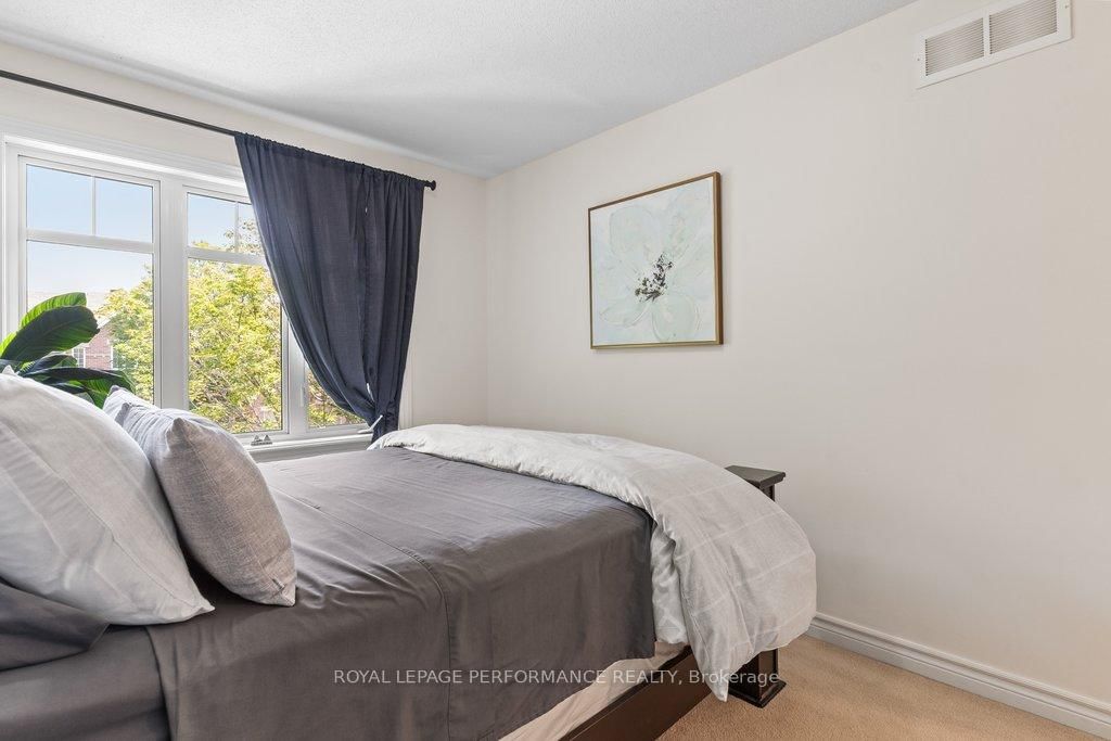216 Badgeley Avenue • Ottawa, ON photo 32