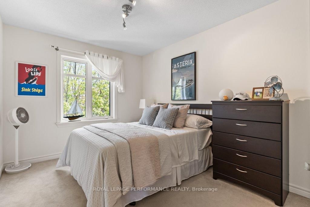 216 Badgeley Avenue • Ottawa, ON photo 34