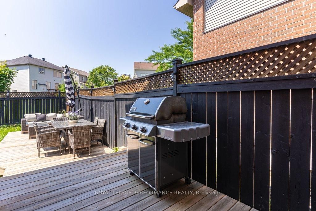 216 Badgeley Avenue • Ottawa, ON photo 40