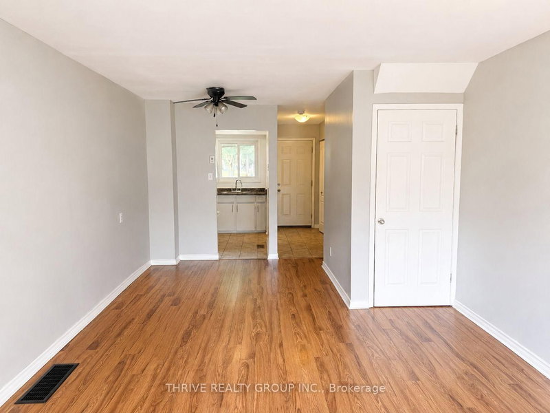 159 Toulon Crescent