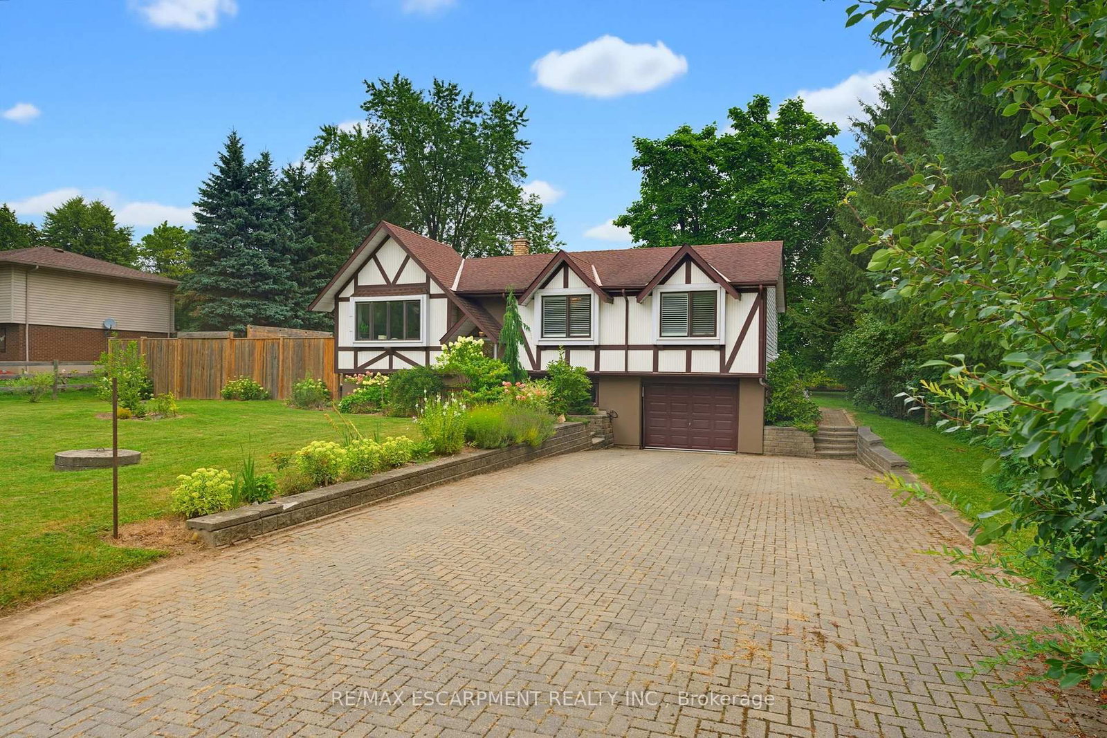 200 Lynden Road • Hamilton, ON photo 1