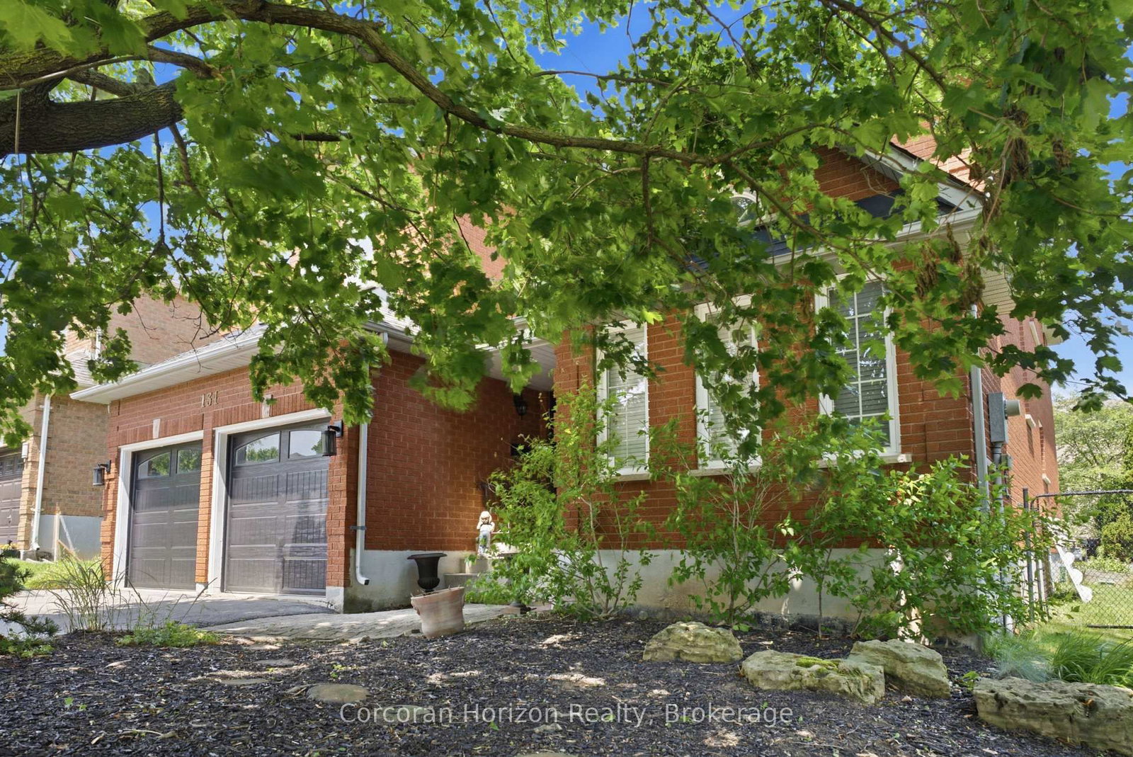131 Huntingwood Avenue • Hamilton, ON photo 4