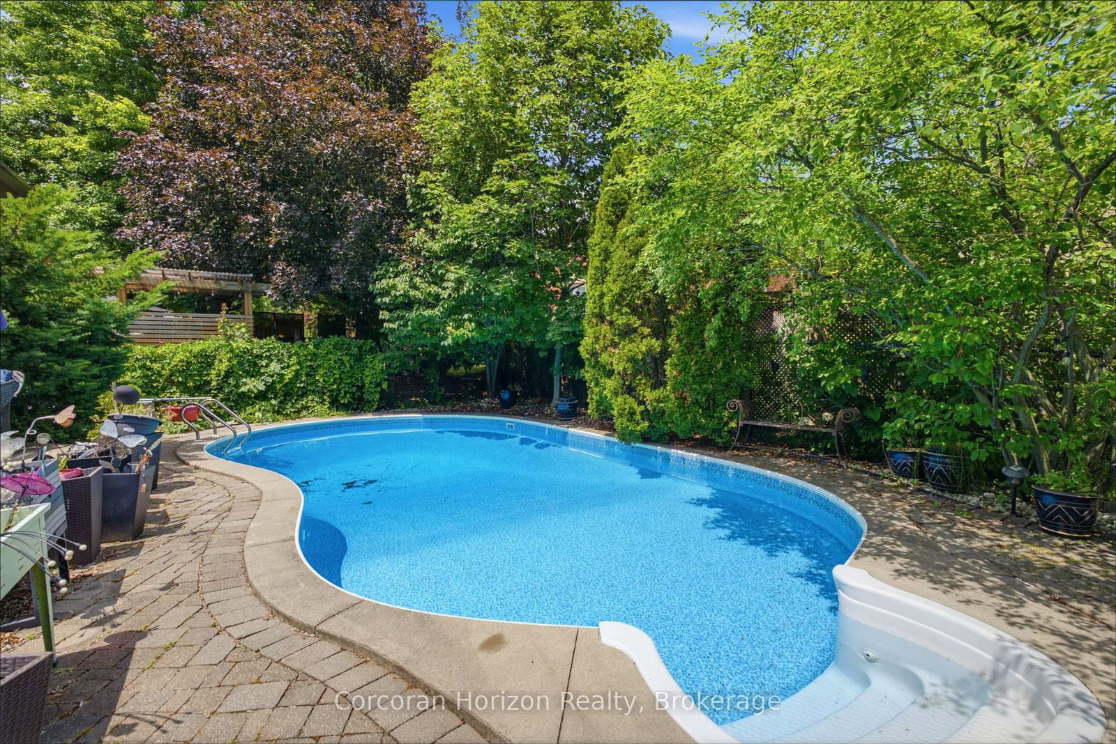 131 Huntingwood Avenue • Hamilton, ON photo 45