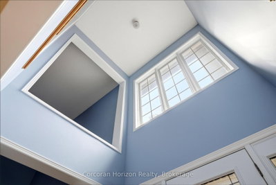 131 Huntingwood Avenue • Hamilton, ON photo 7