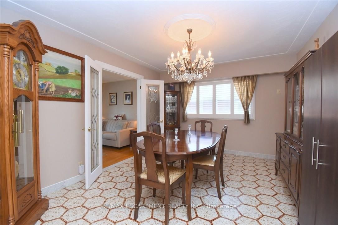 36 Abbington Drive • Hamilton, ON photo 12