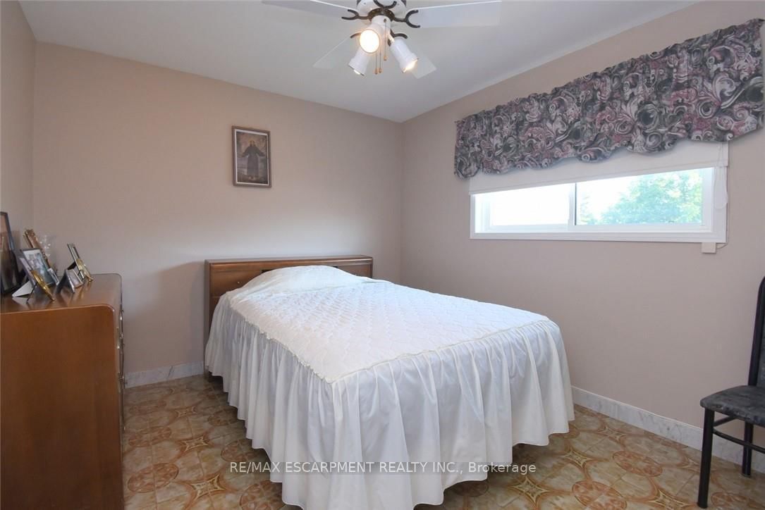 36 Abbington Drive • Hamilton, ON photo 18
