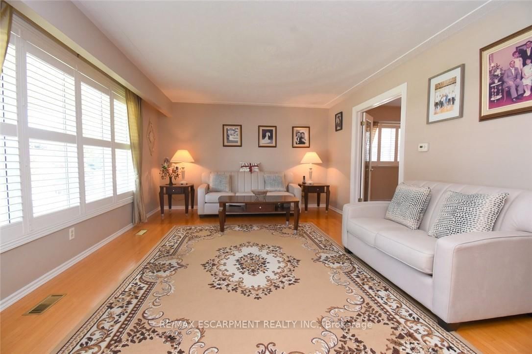 36 Abbington Drive • Hamilton, ON photo 8