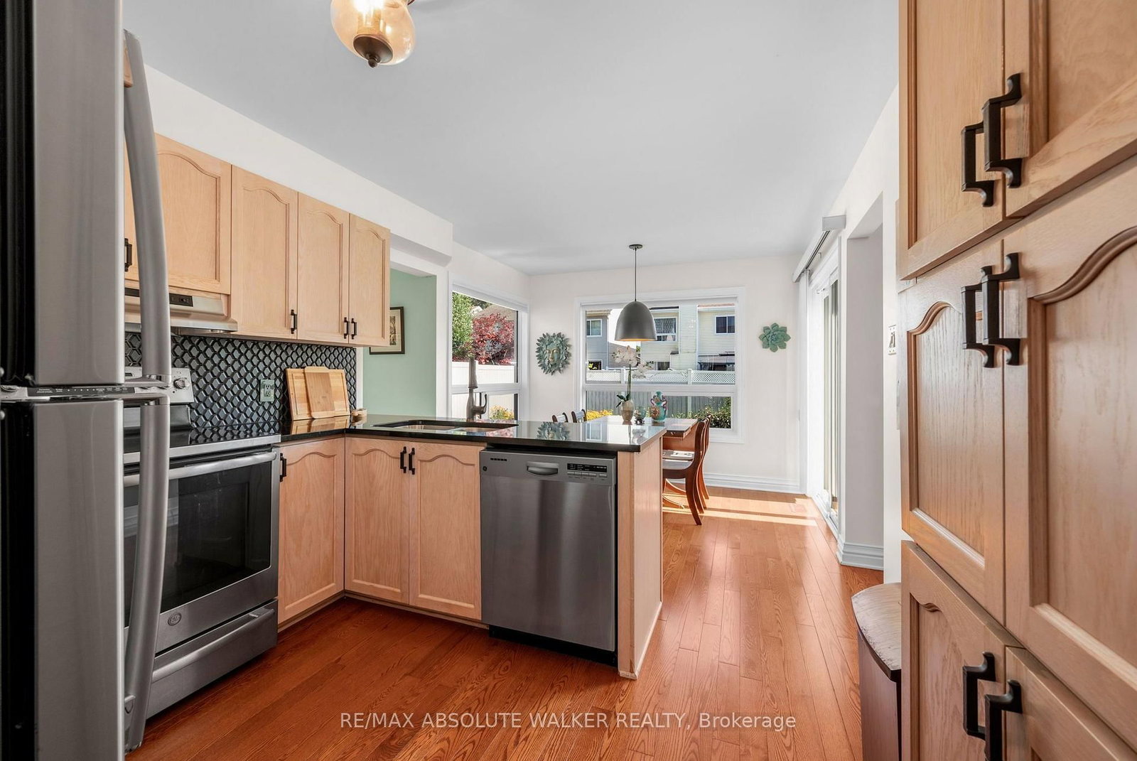 6161 Lariviere Crescent • Ottawa, ON photo 12